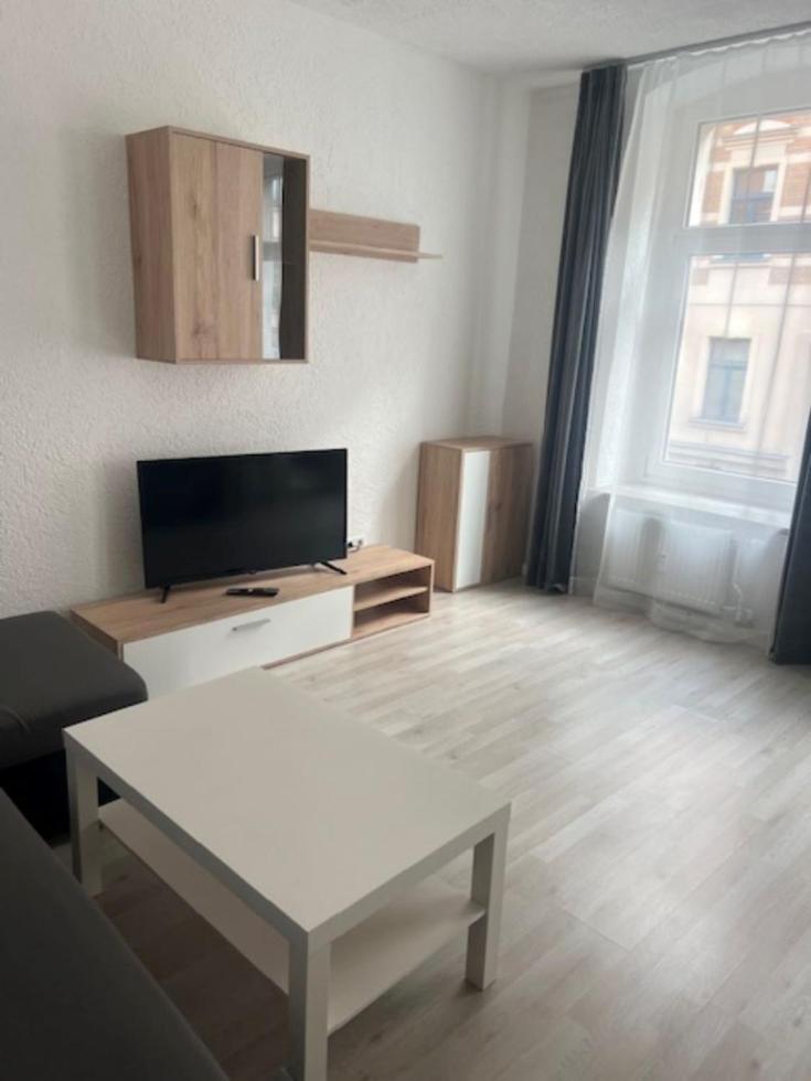Zum Bahnhof Apartment *